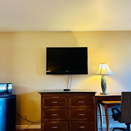 Franciscan Inn Motel Виста Екстериор снимка