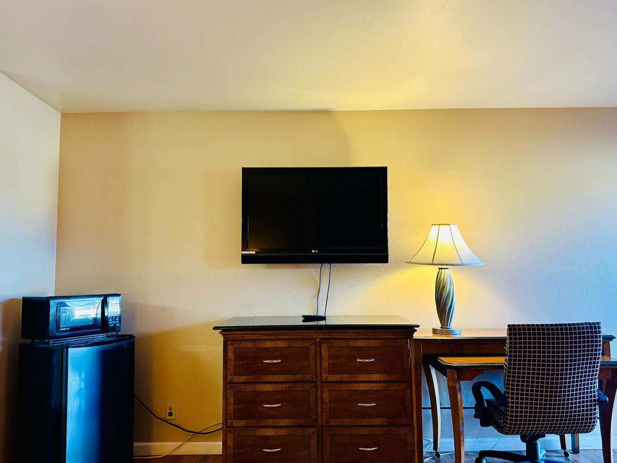 Franciscan Inn Motel Виста Екстериор снимка