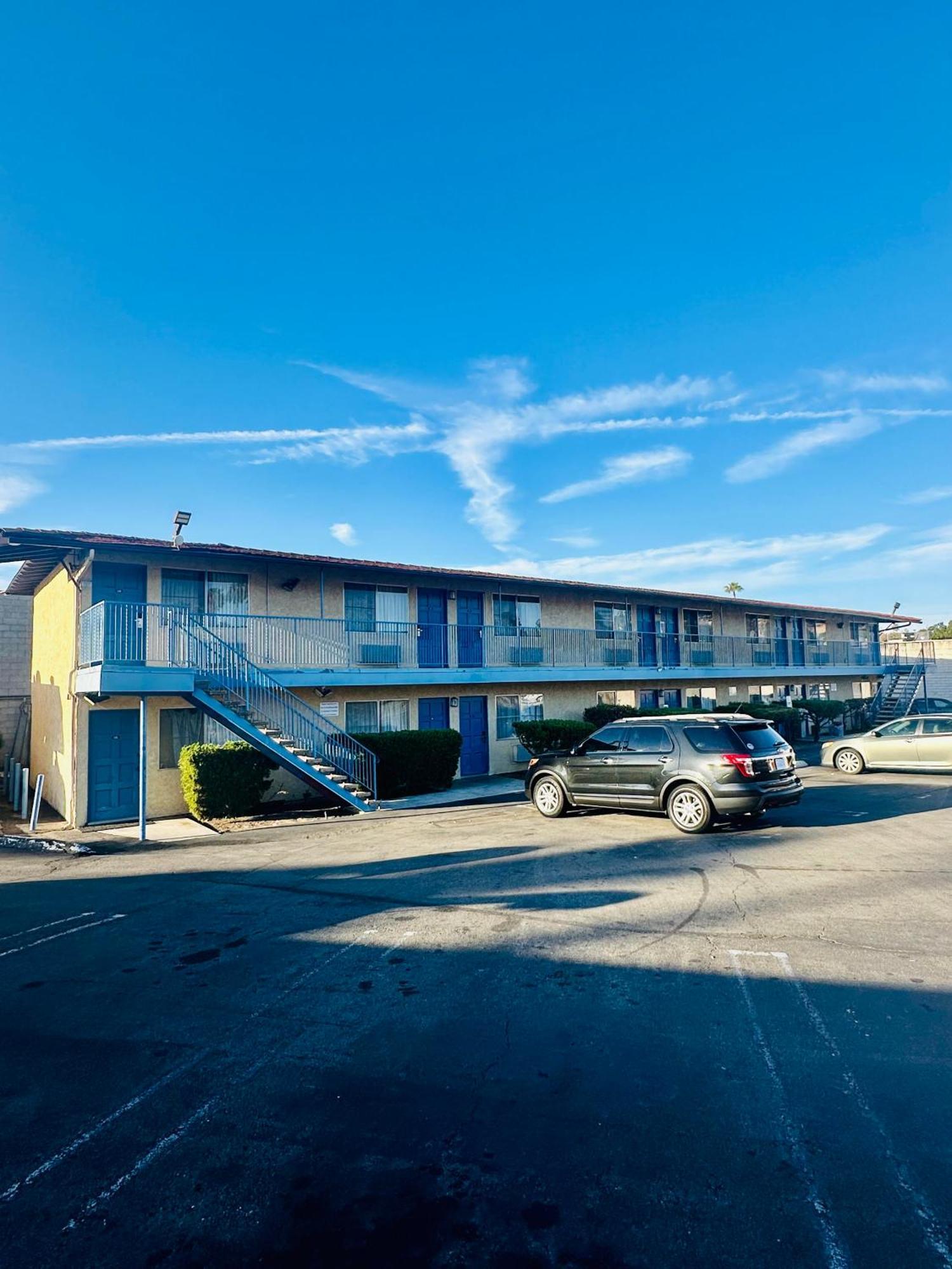 Franciscan Inn Motel Виста Екстериор снимка