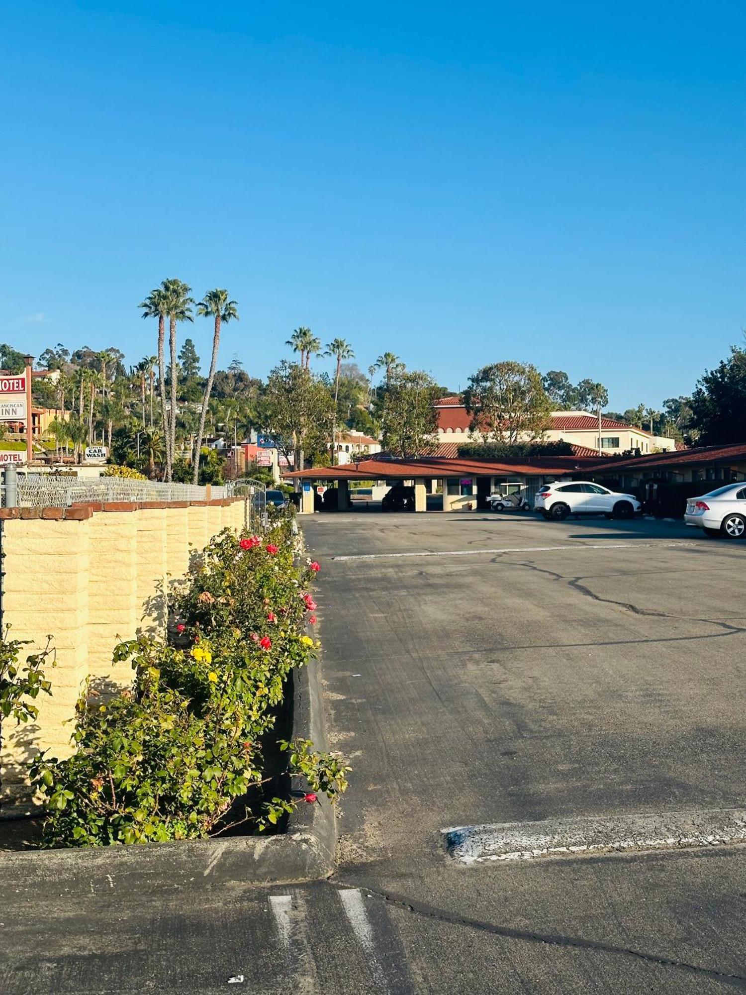 Franciscan Inn Motel Виста Екстериор снимка